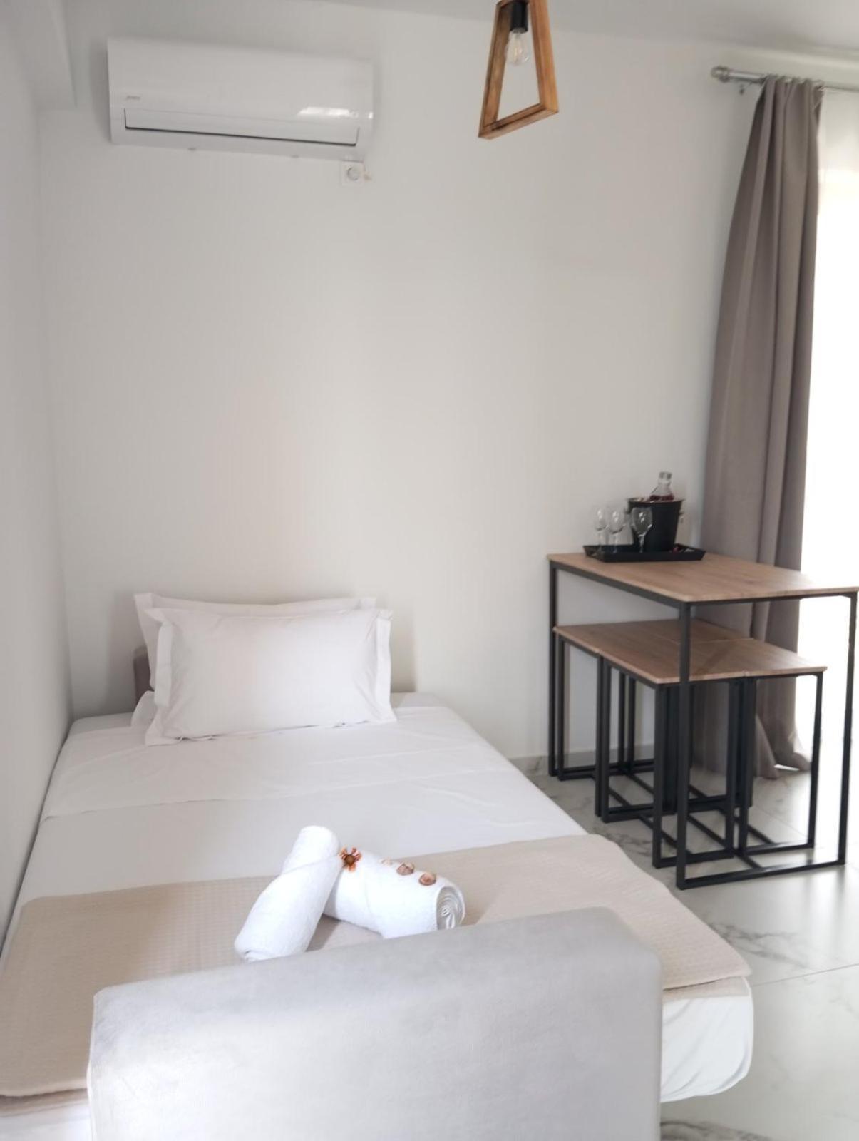 Three Charites Resort Gialova Buitenkant foto