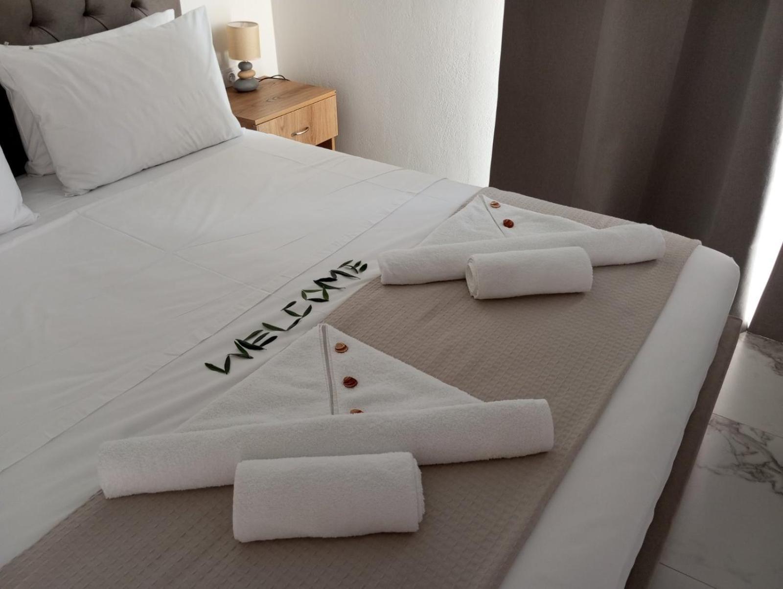 Three Charites Resort Gialova Buitenkant foto