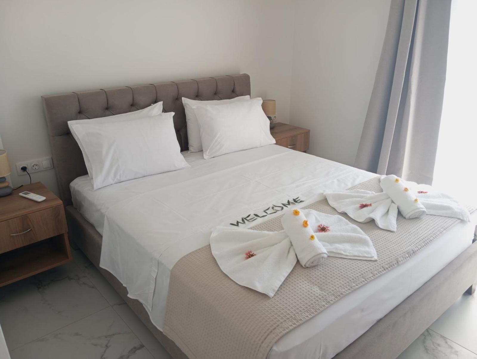 Three Charites Resort Gialova Buitenkant foto