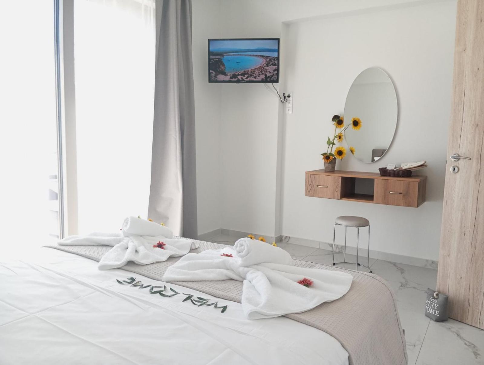 Three Charites Resort Gialova Buitenkant foto