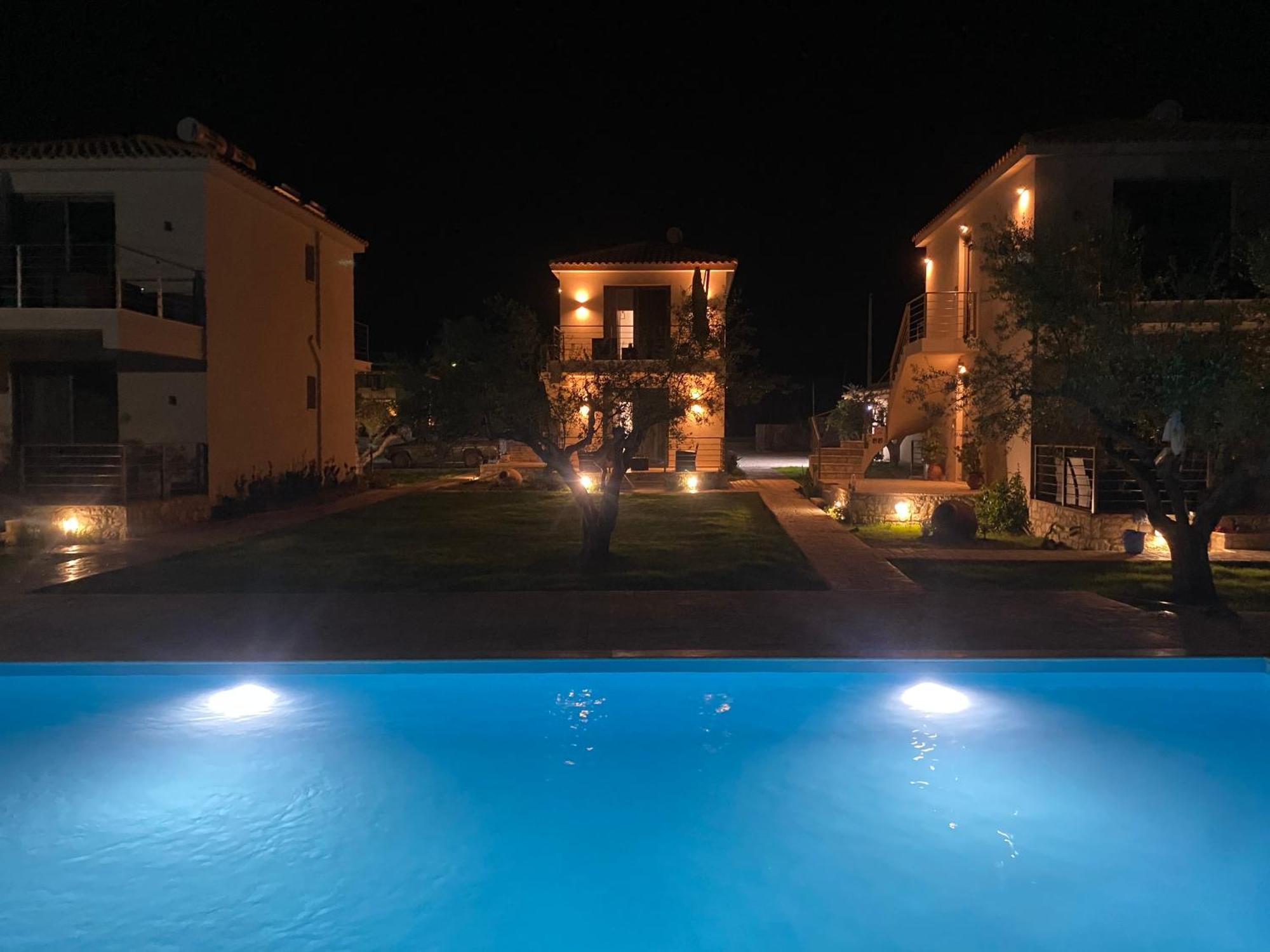 Three Charites Resort Gialova Buitenkant foto